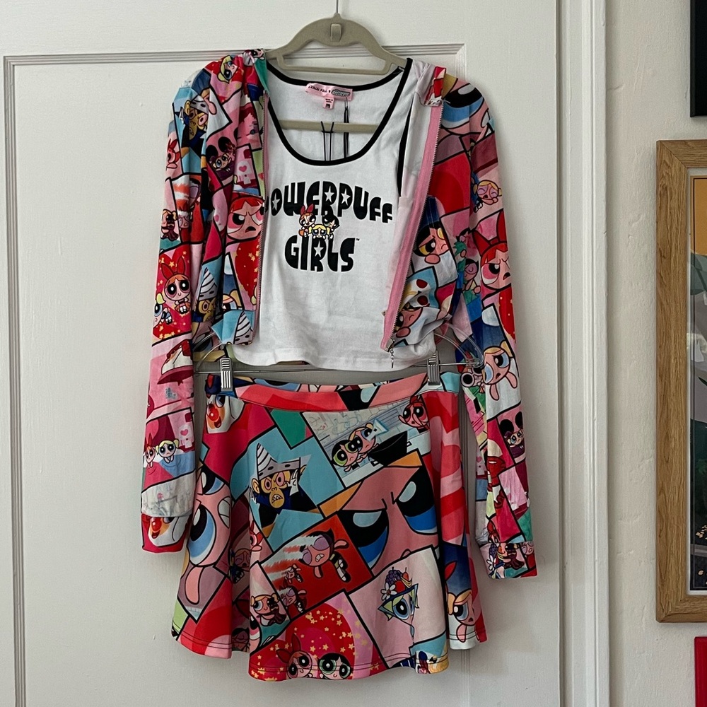 NWT Dolls Kill x The Powerpuff Girls Power of Three Crop Hoodie 💗